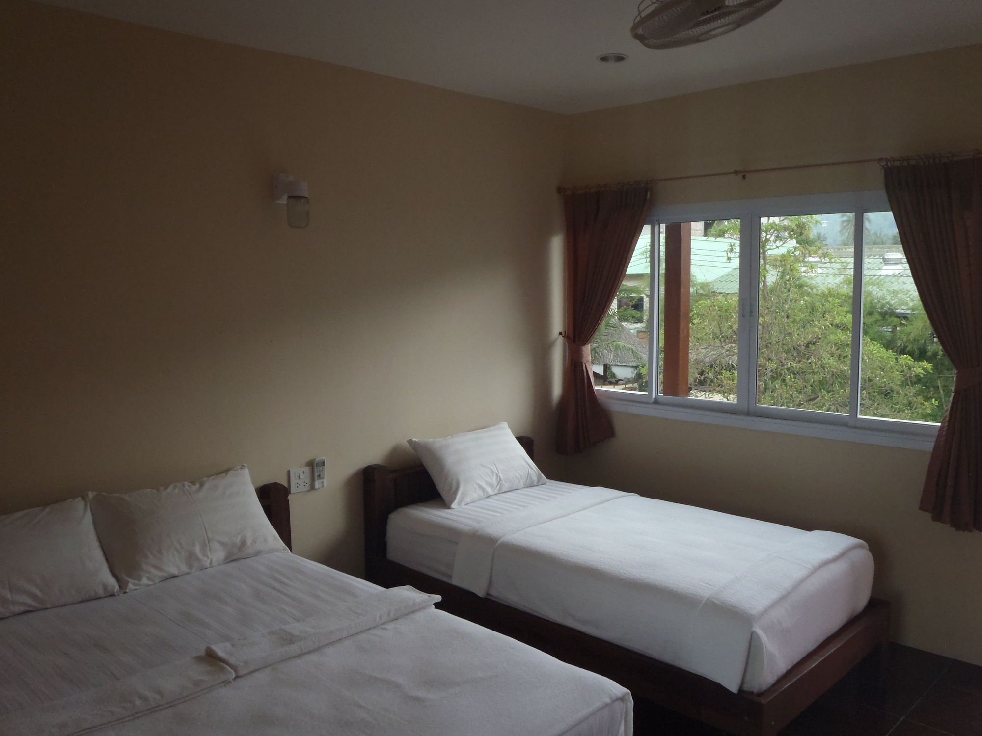 Silver Sands Beach Resort Ko Tao Buitenkant foto